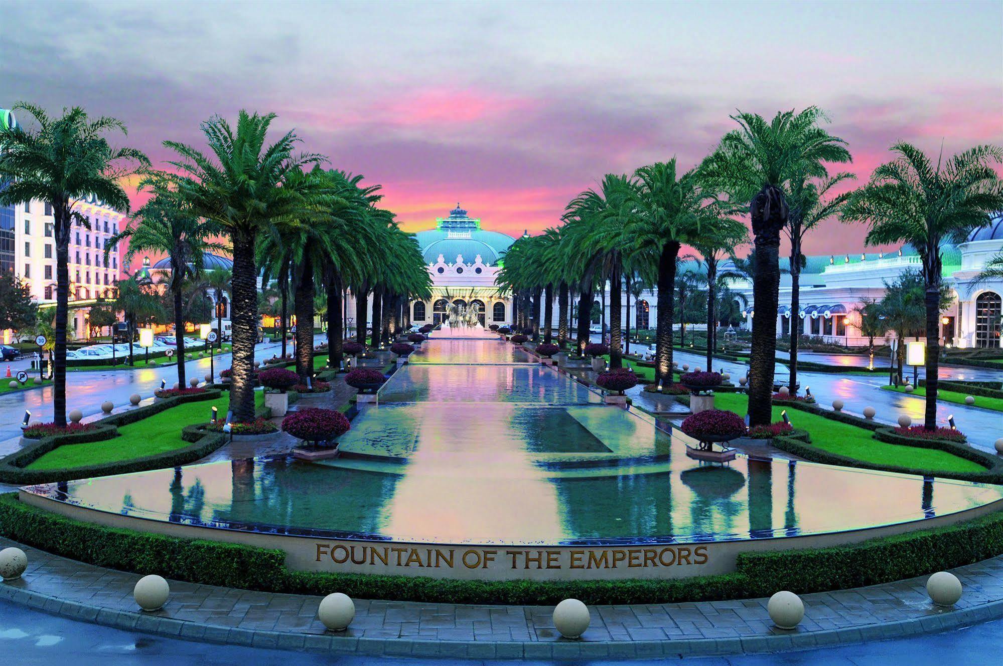 Peermont Metcourt Suites At Emperors Palace Kempton Park Exterior foto